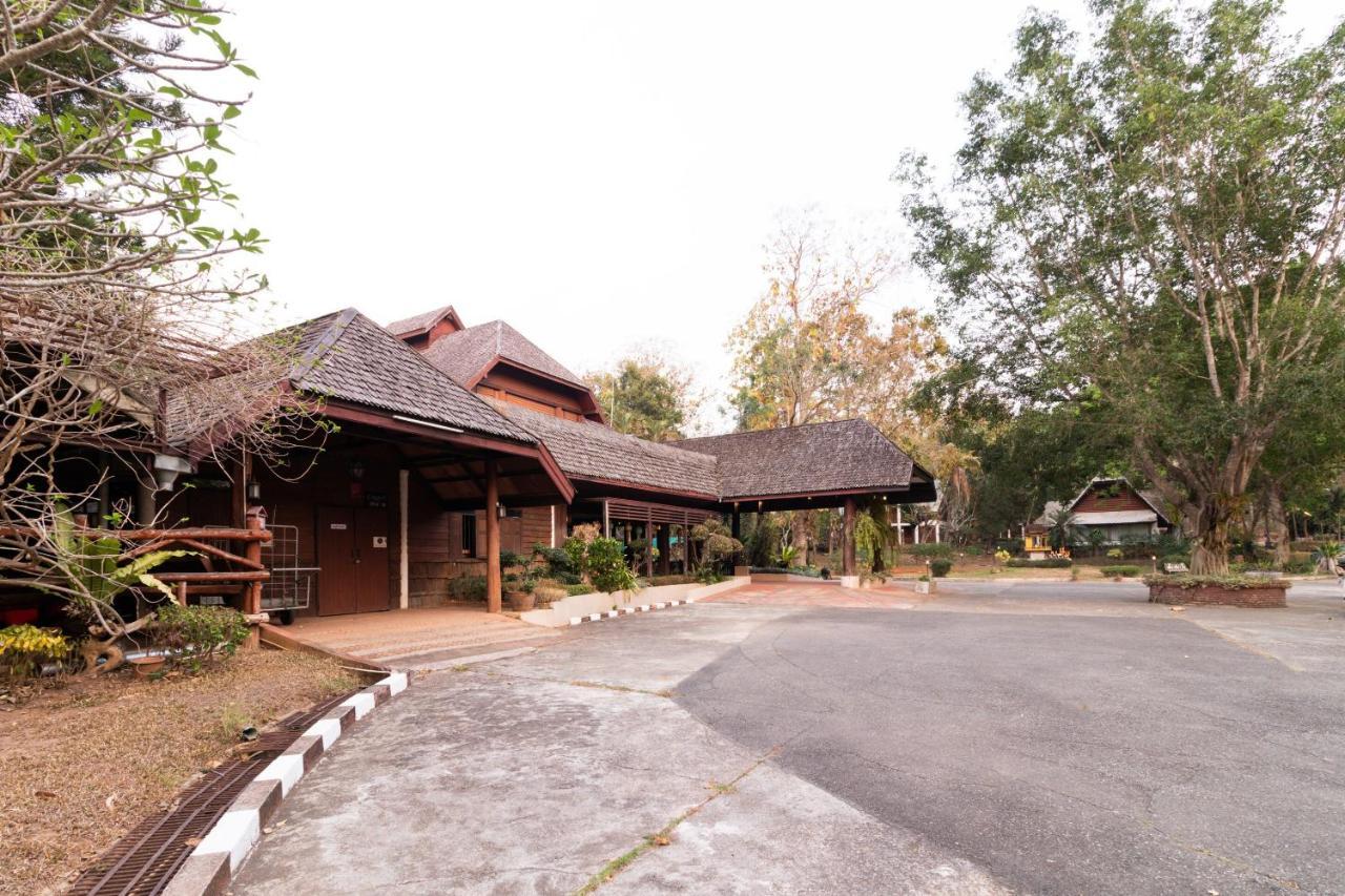 Oyo 720 Royal Ping Garden & Resort Chiang Mai Extérieur photo